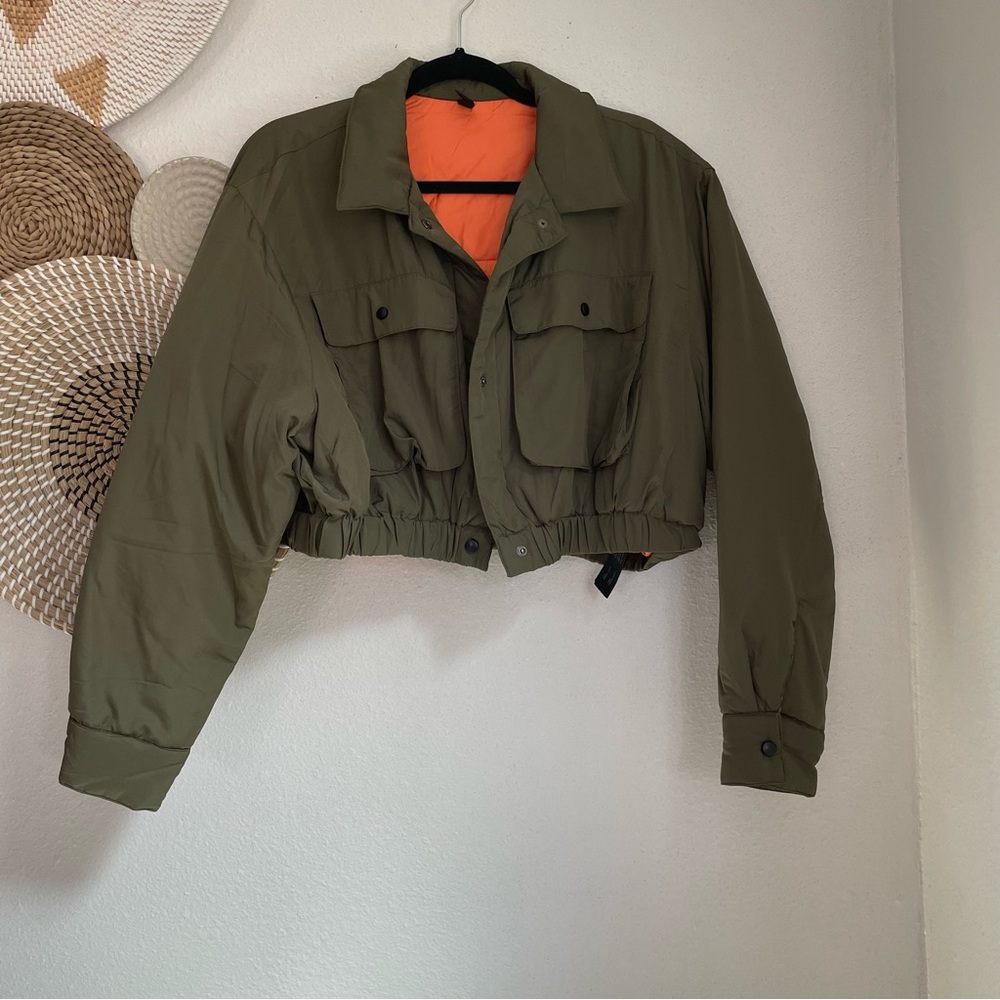 Cropped bomber jacket